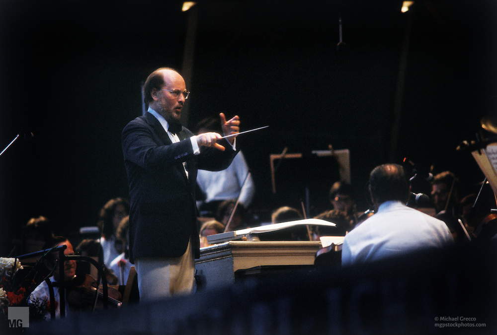 Composer-John-Williams-conducting